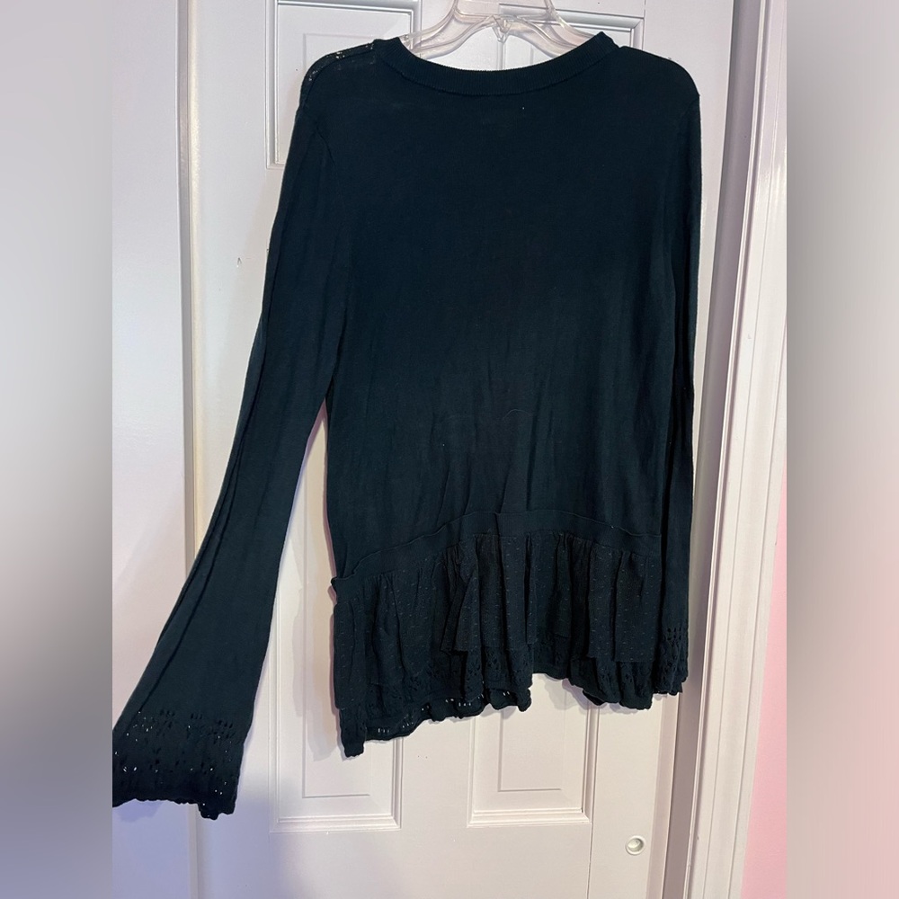 Lauren Conrad Deep Green Lightweight Sweater With Flare Sleeves